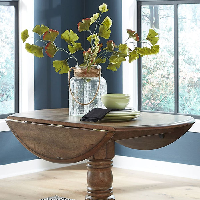 Liberty Furniture Carolina Crossing Round Table in Antique Honey