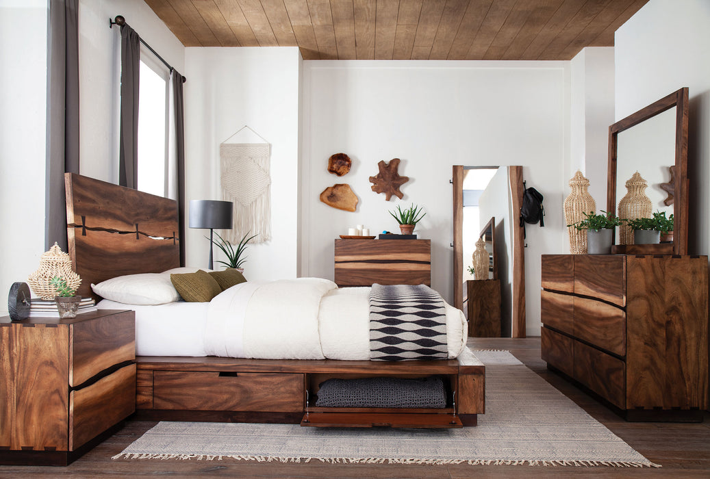 Winslow Queen & E.King Bed
