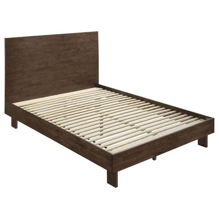 Glenwood 4 & 5 Piece Bedroom Set Eastren king & Queen