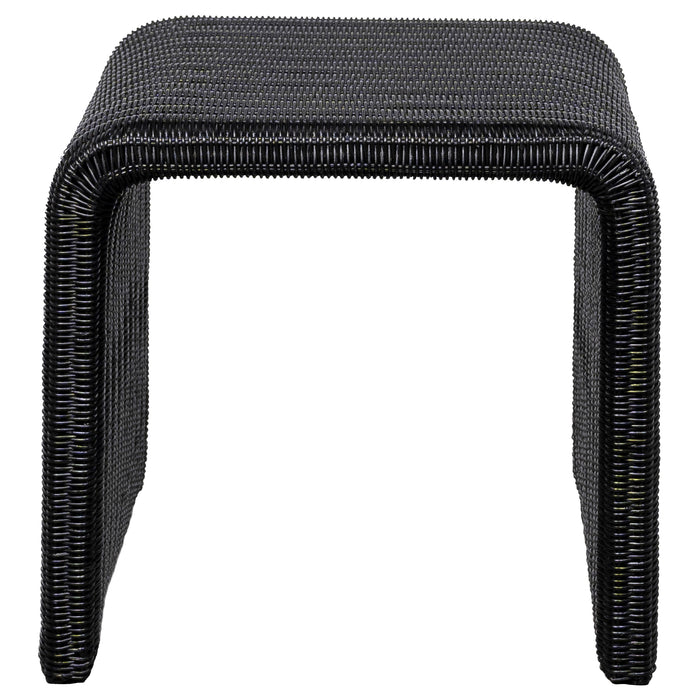 Cahya Sets Black
