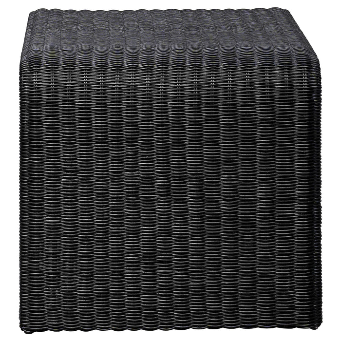 Cahya Sets Black