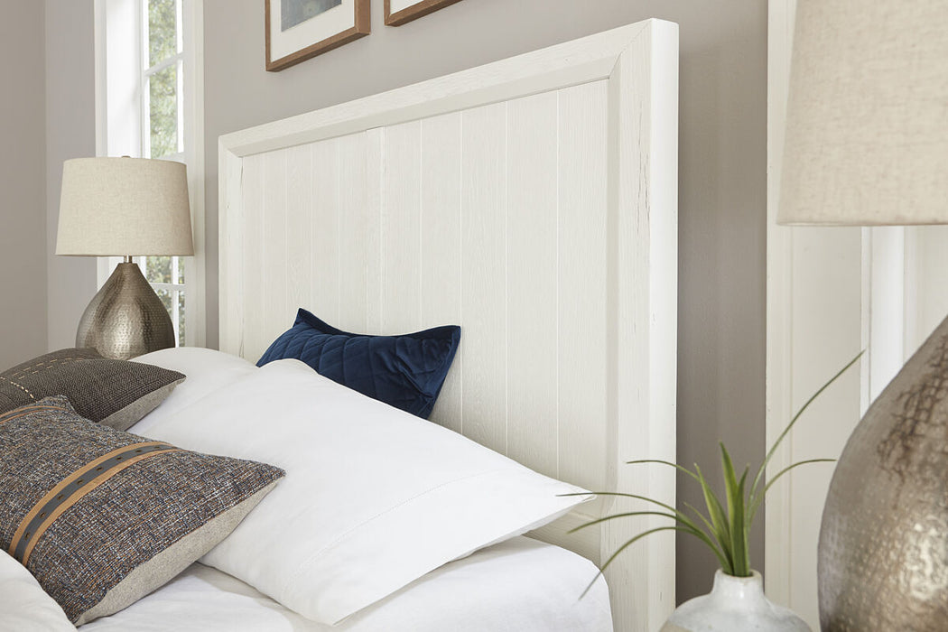 Vaughan Bassett Yellowstone King Panel Bed in White & Buckskin
