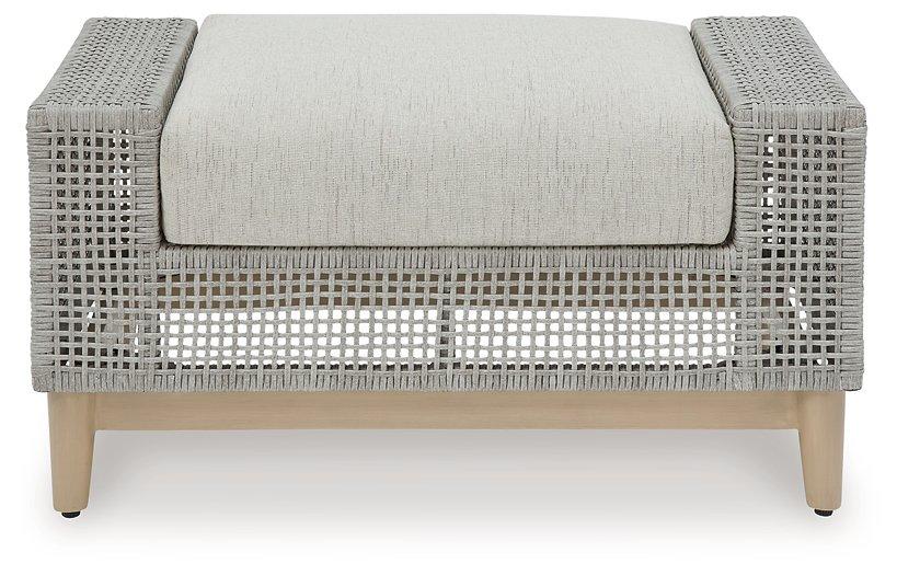 Seton Creek Outdoor Seating Set