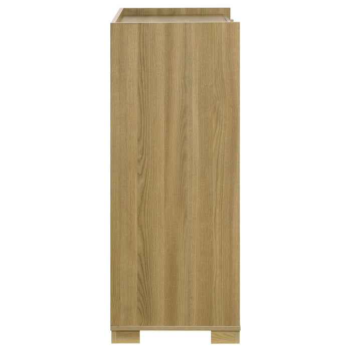 Hyland Chest