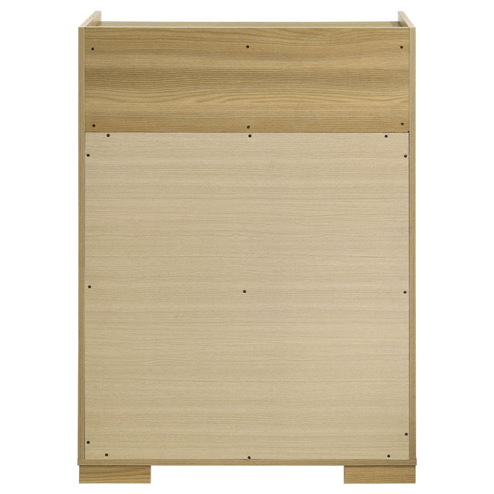 Hyland Chest