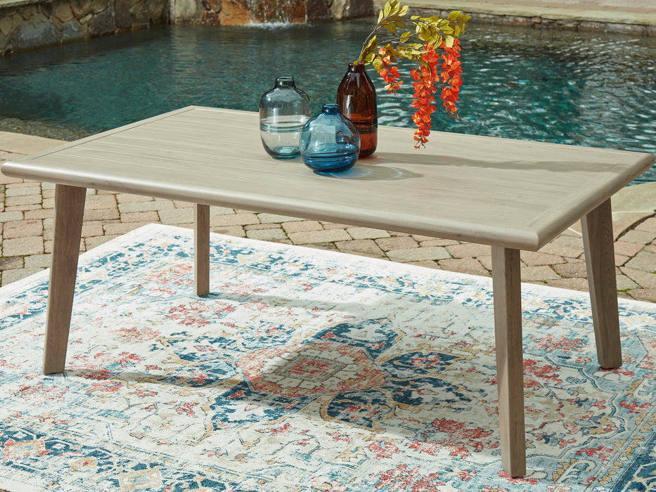 Cliff Trails Outdoor Dining Package