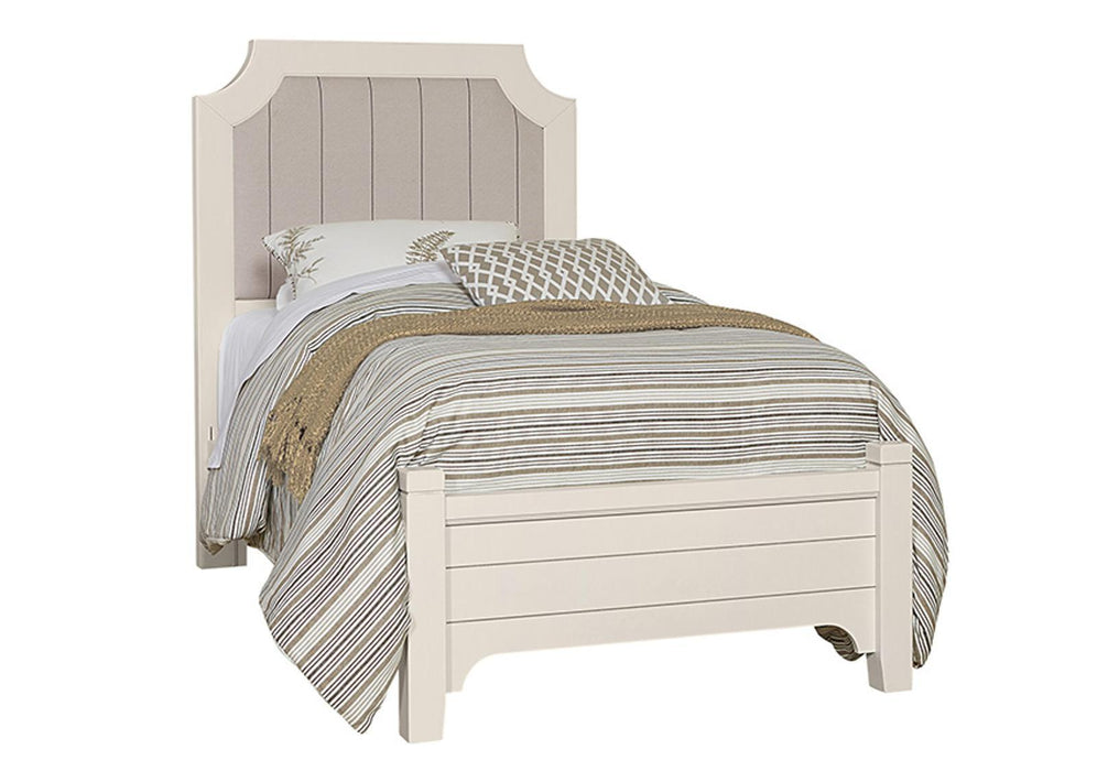 Vaughan-Bassett Bungalow Full Upholstered Bed in Lattice